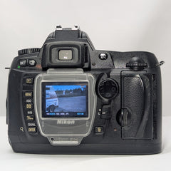 Nikon D70 DSLR with 18-70mm f/3.5-4.5G ED AF-S DX Lens – Classic 6.1MP Retro Digital Kit