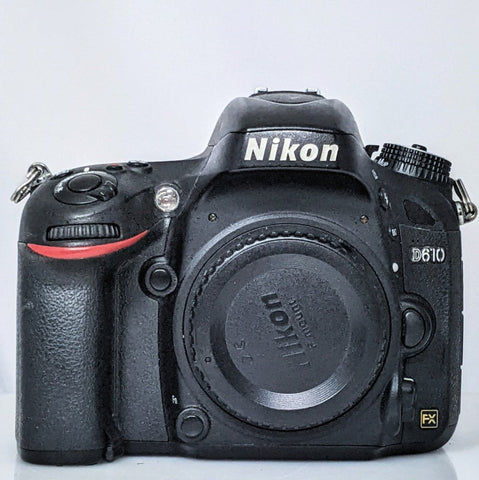 Nikon D610 DSLR body, full frame, 24.3 megapixel, <39000 shutter count; Excellent plus