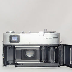 Minolta Hi-Matic 11 Rangefinder — Near Mint With Original Case