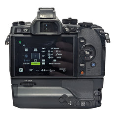 Olympus OM-D E-M1 16mp Mirrorless Micro-4/3 digital camera Body w battery grip