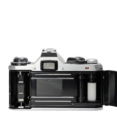 Pentax ME 35mm Film camera w/ 50/2.0 Pentax lens