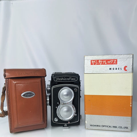 Yashicaflex C TLR 6x6 medium format film camera w/ 80mm f3.5mm YashiIkor Lens - Mint with case and box